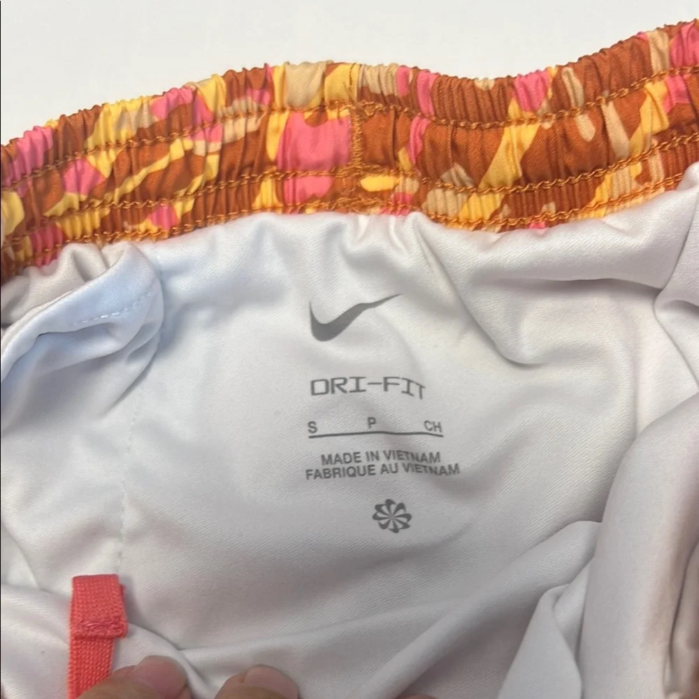 Girl's‎ Nike Athletic Shorts